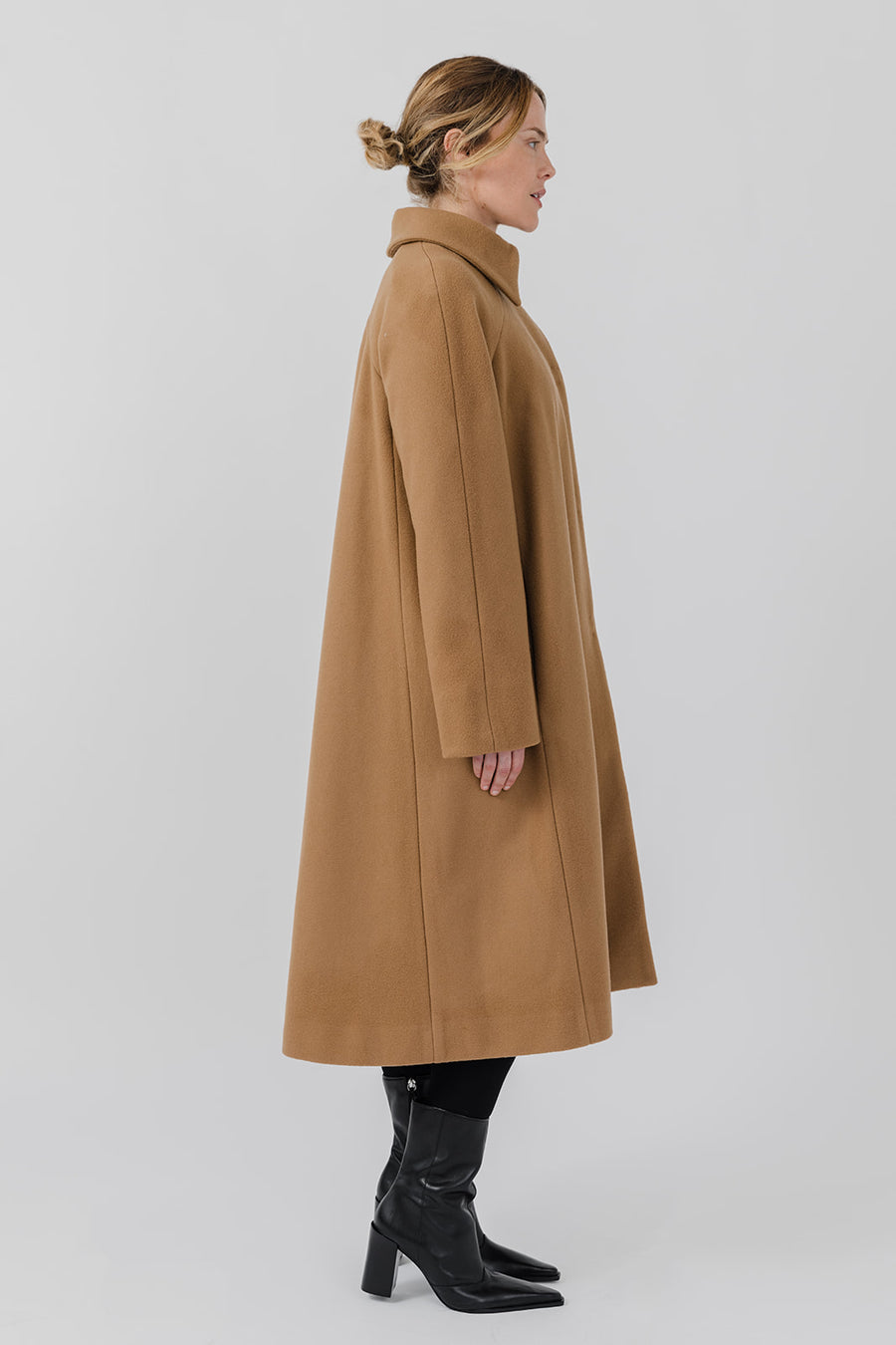 The Mag Mile - Wool Coat in Camel