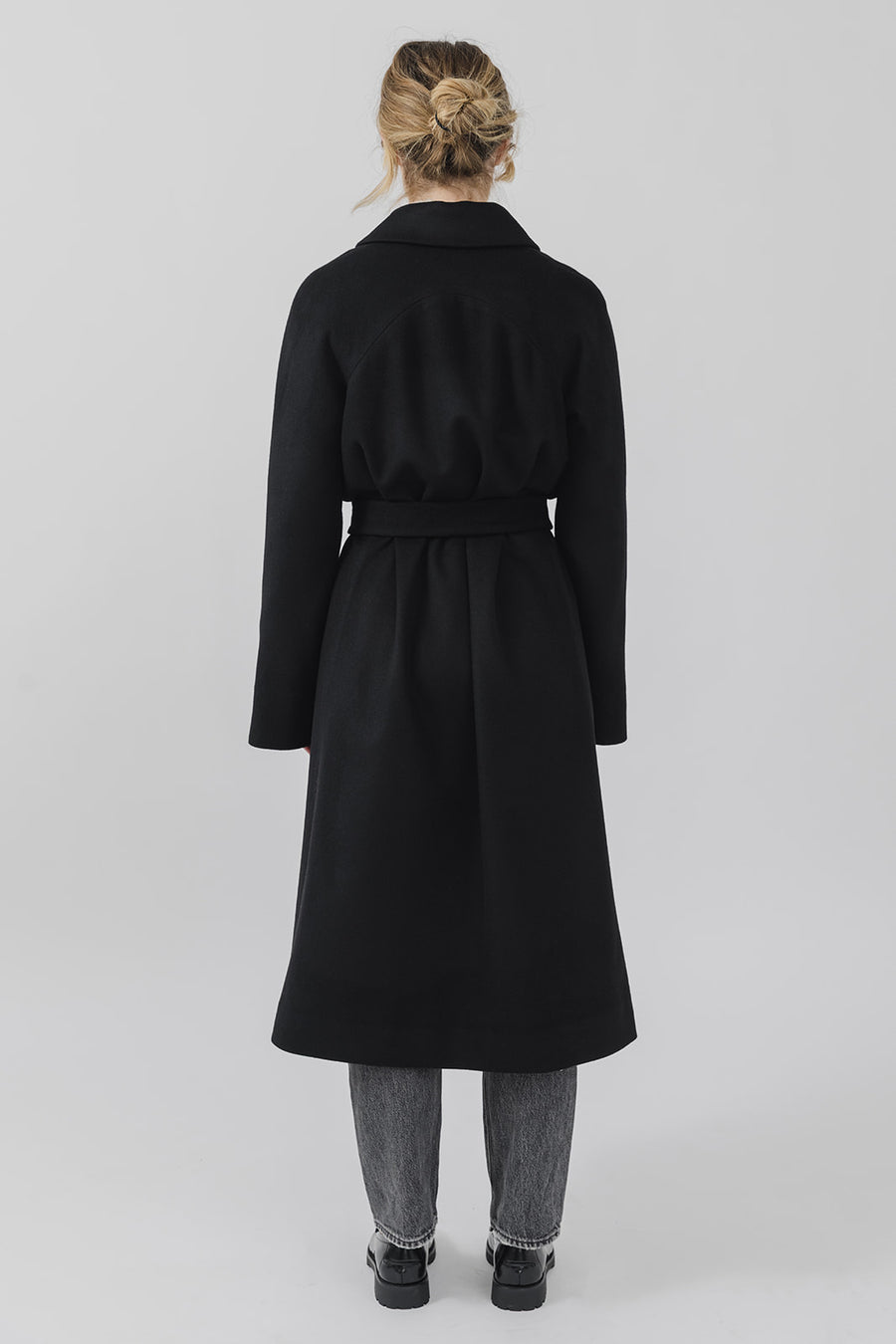 The Mag Mile - Wool Coat in Black