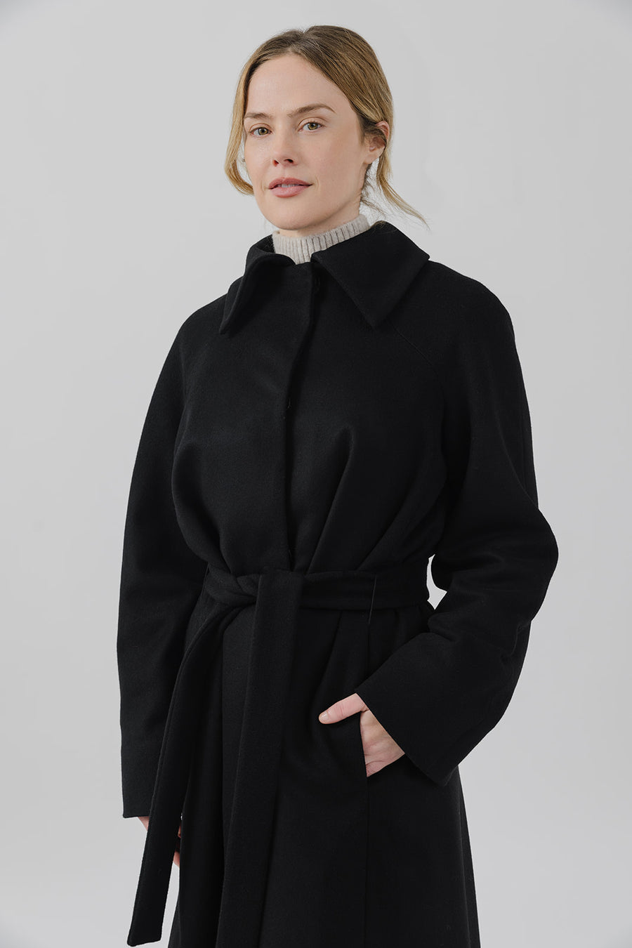 The Mag Mile - Wool Coat in Black
