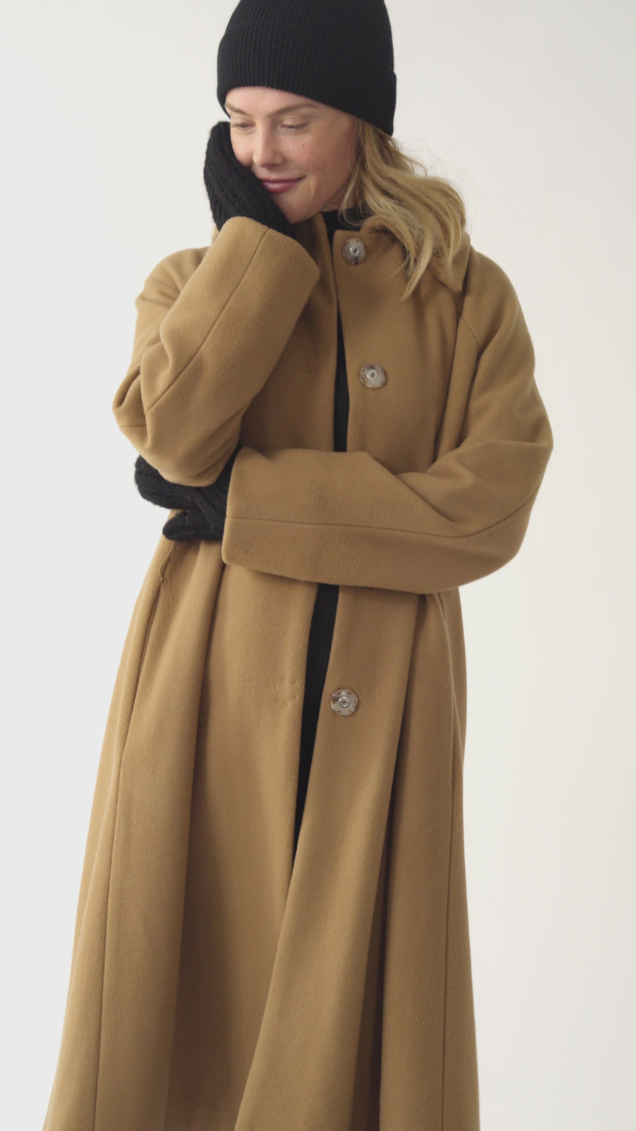 The Mag Mile - Wool Coat in Camel